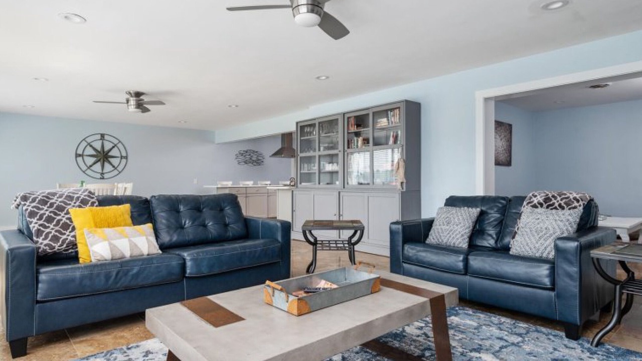 Photo of Livingroom in Tilghman