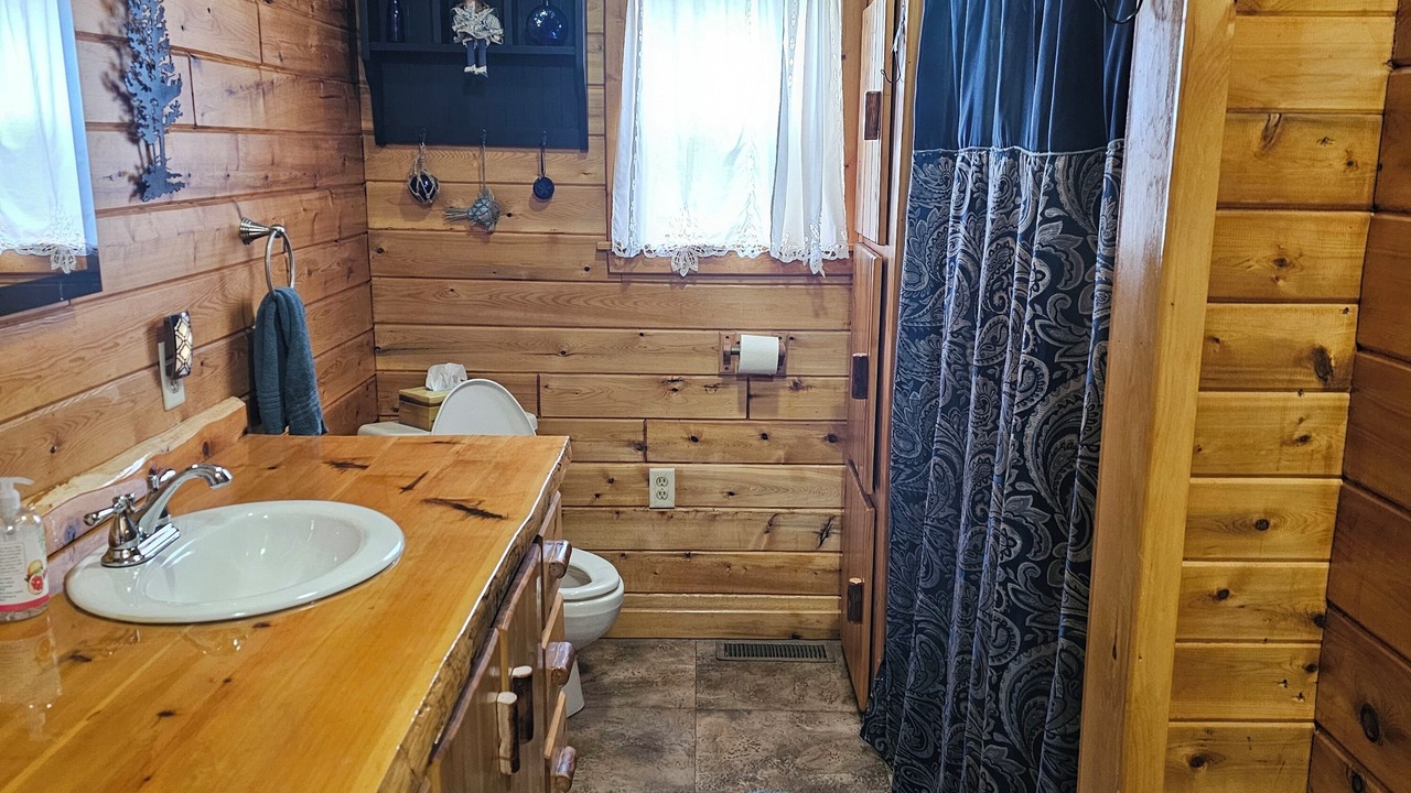 Photo of Bathroom in Sinclair