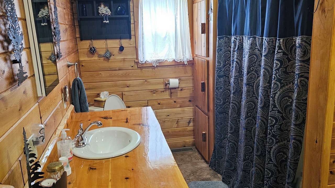 Photo of Bathroom in Sinclair