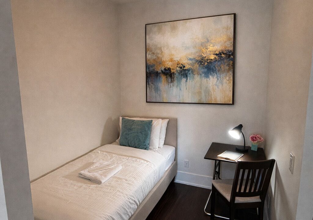Photo of Bedroom in High Park-Swansea