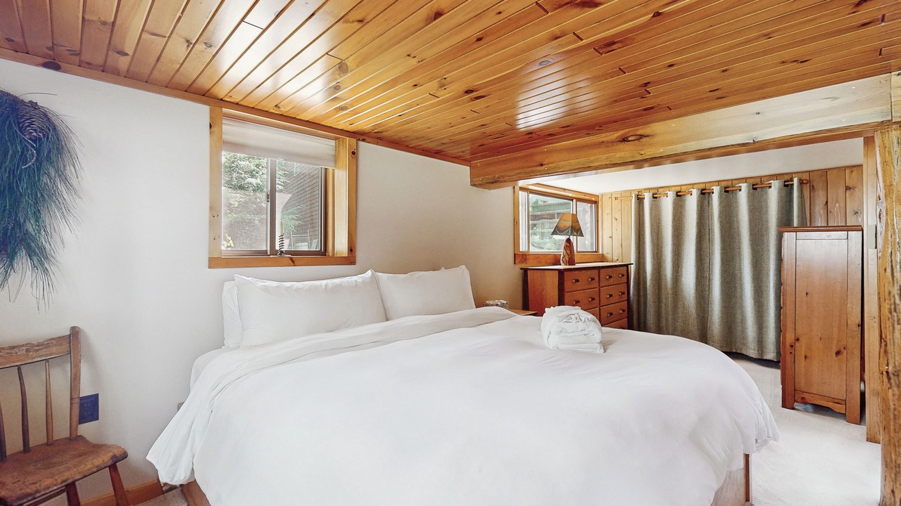 Photo of Bedroom in Bolton Landing