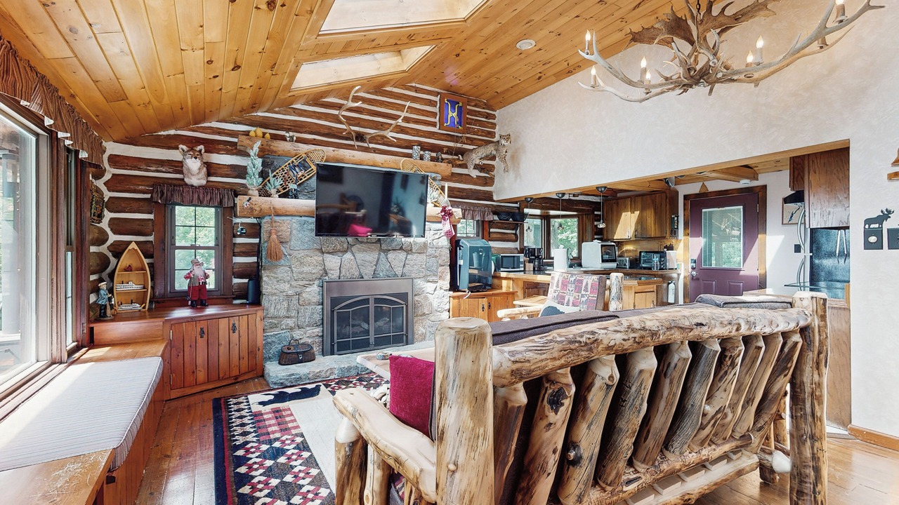 Photo of Livingroom in Bolton Landing