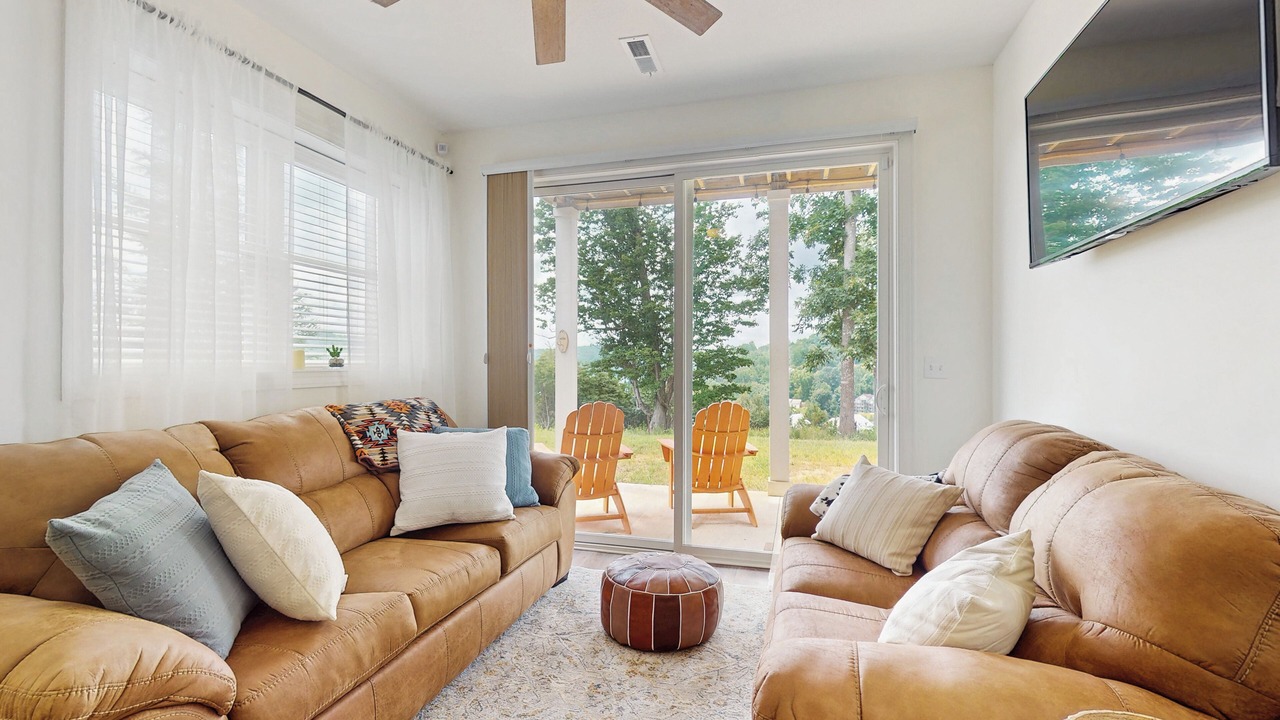 Photo of Livingroom in La Follette