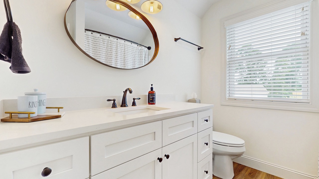 Photo of Bathroom in La Follette
