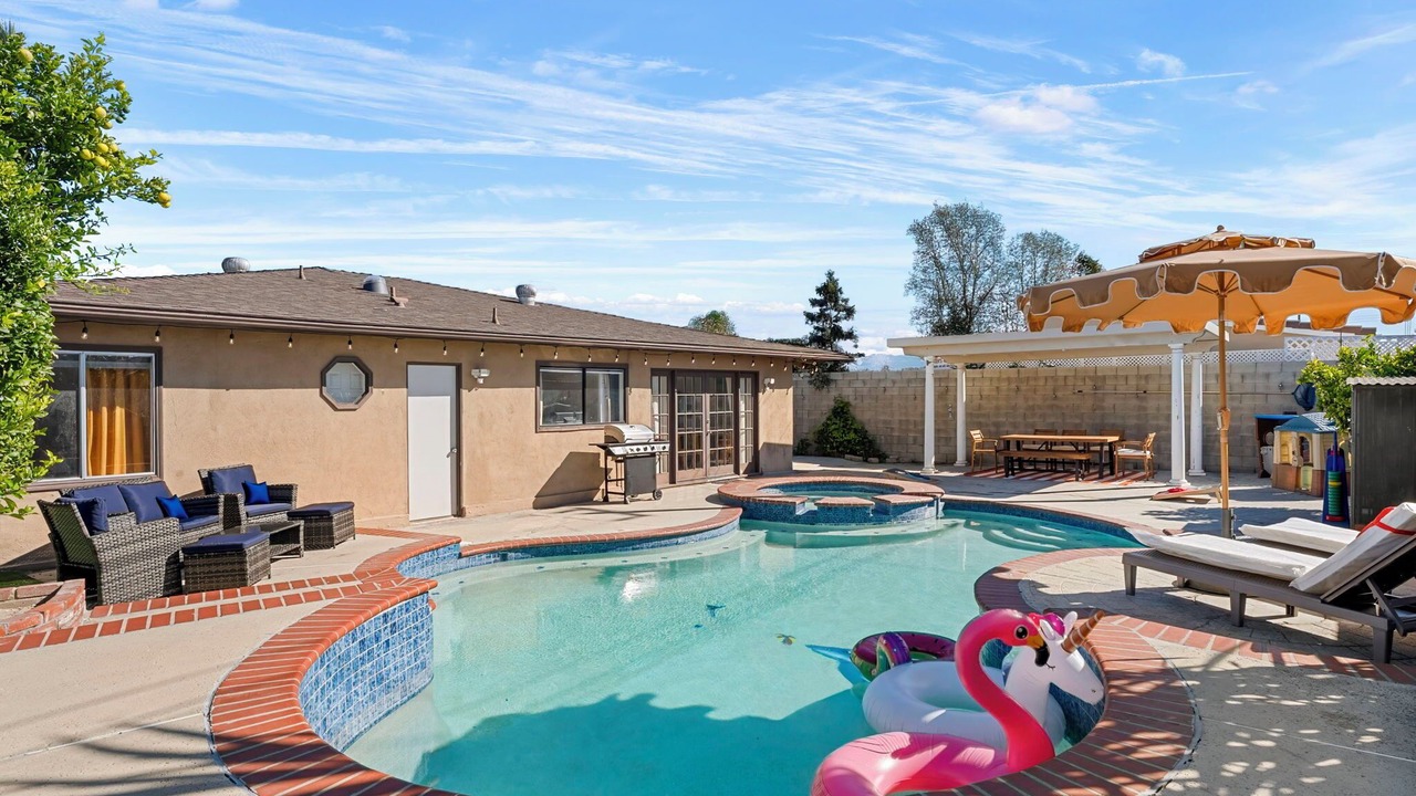 Photo of Outdoor in Midway City