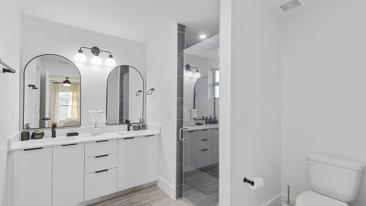 Photo of Bathroom in Jacarandas