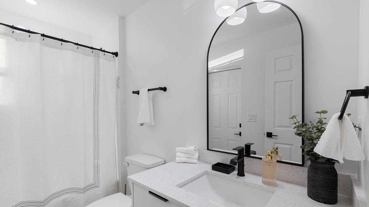 Photo of Bathroom in Jacarandas