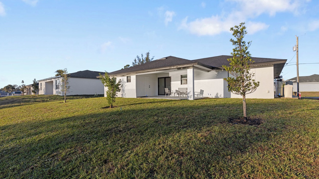 Photo of Outdoor in Jacarandas