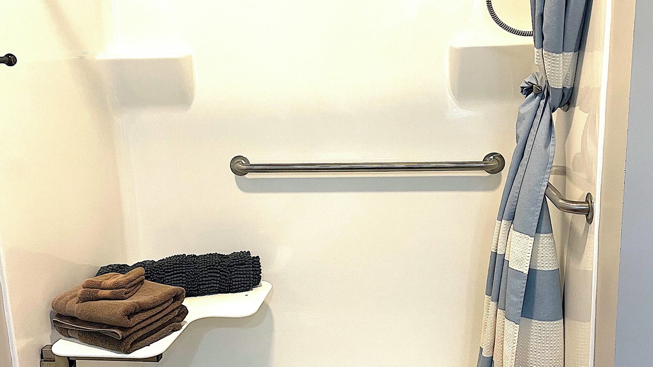 Photo of Bathroom in Attica