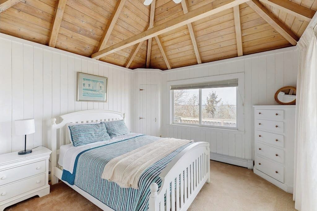 Photo of Bedroom in Prides Crossing