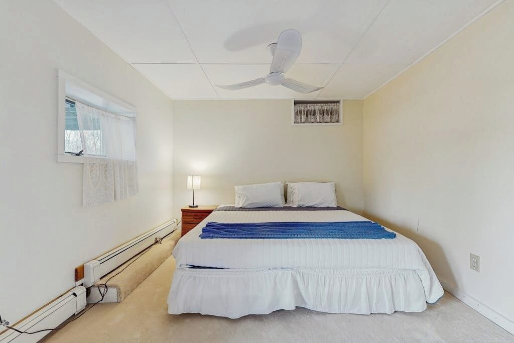 Photo of Bedroom in Prides Crossing