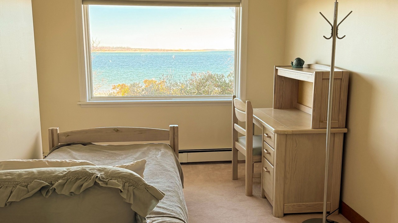 Photo of Bedroom in Prides Crossing