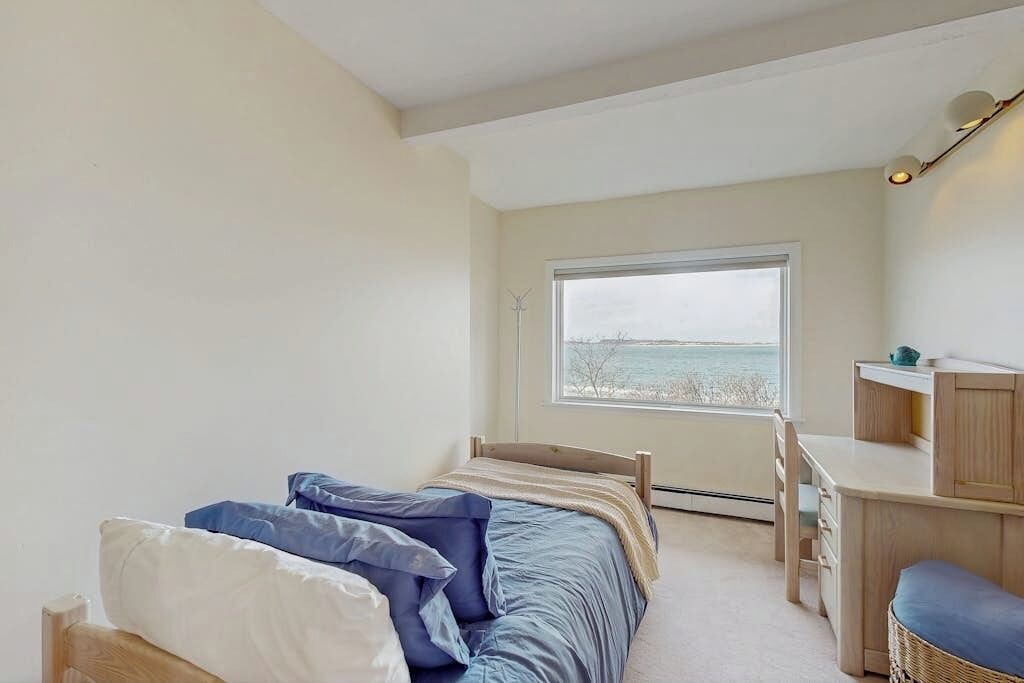 Photo of Bedroom in Prides Crossing