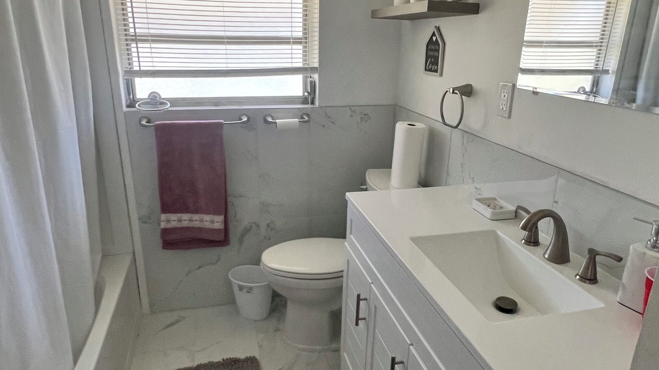 Photo of Bathroom in Venice Gardens