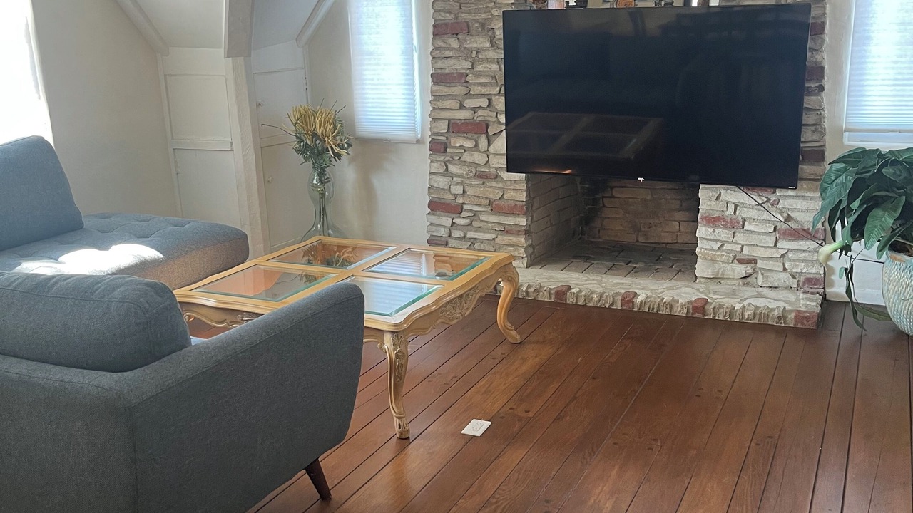 Photo of Livingroom in Newhall