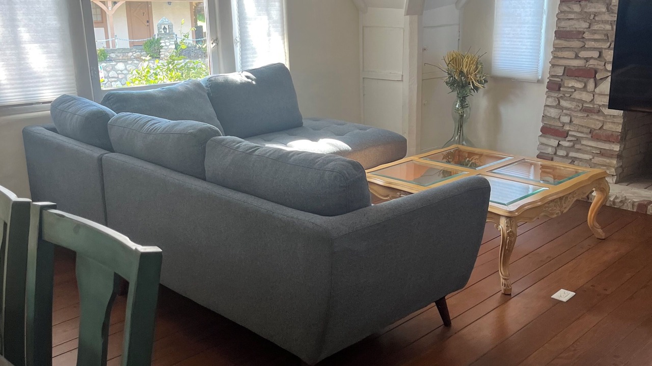 Photo of Livingroom in Newhall