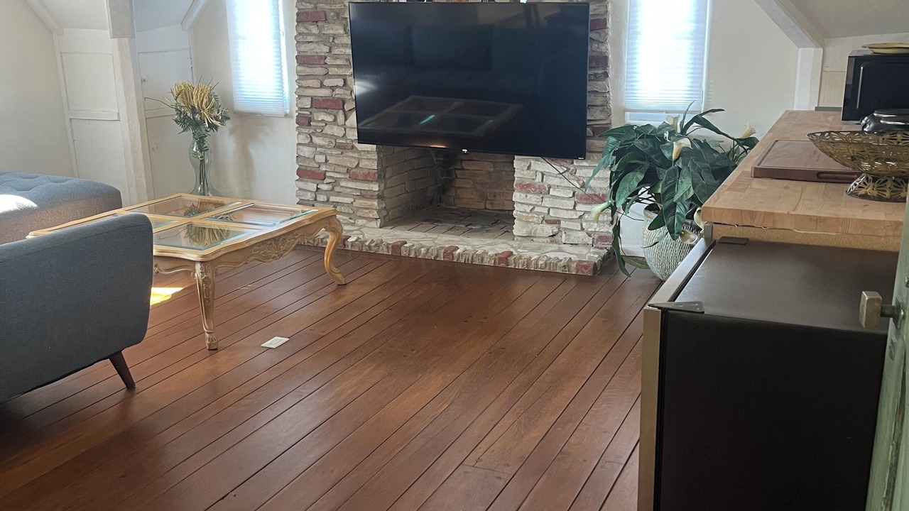 Photo of Livingroom in Newhall