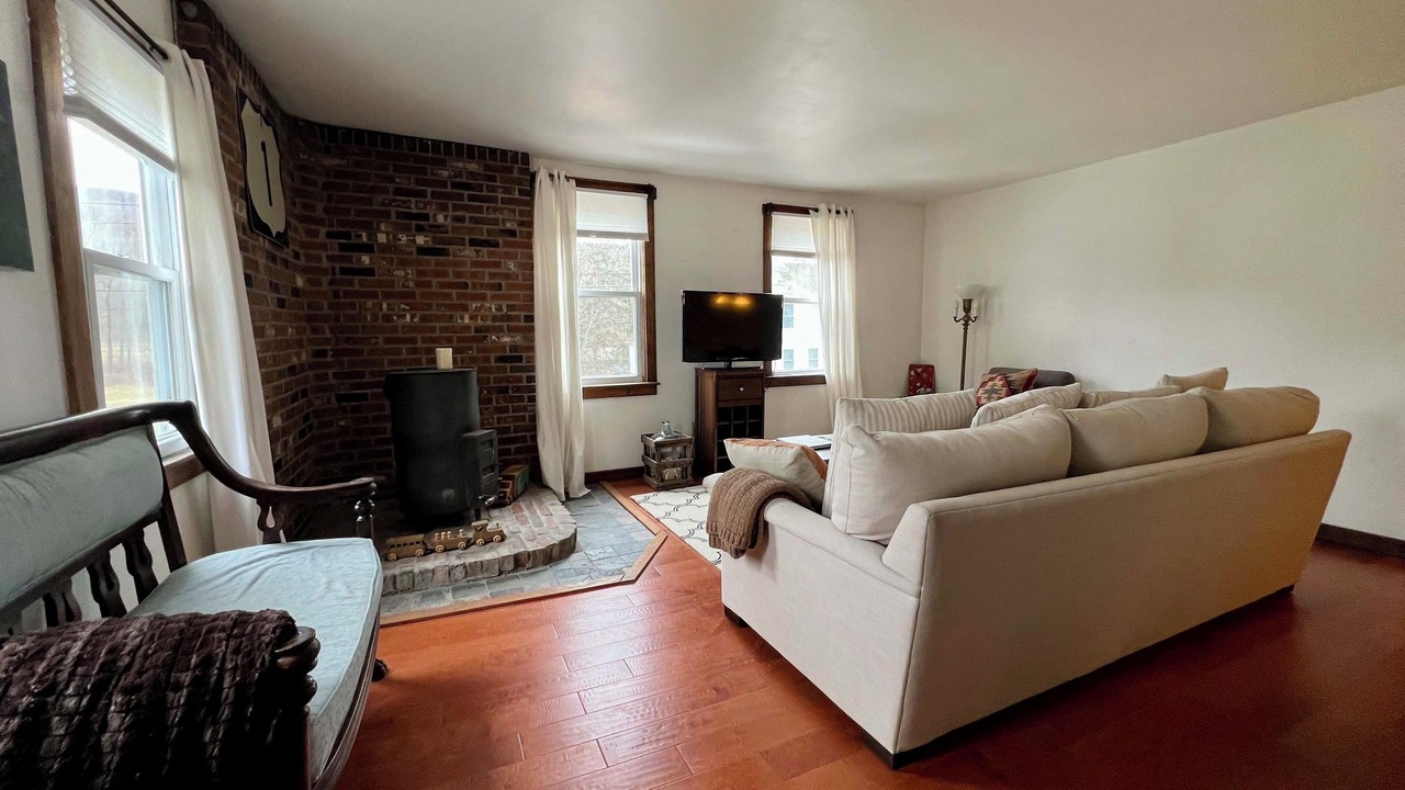 Photo of Livingroom in Brainard