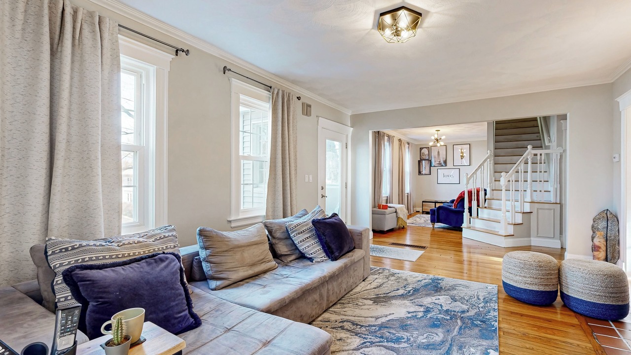 Photo of Livingroom in Newton Upper Falls