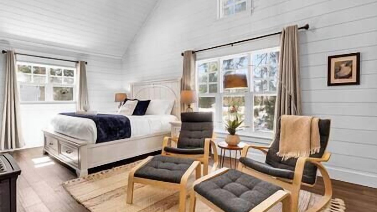 Photo of Bedroom in Bracebridge