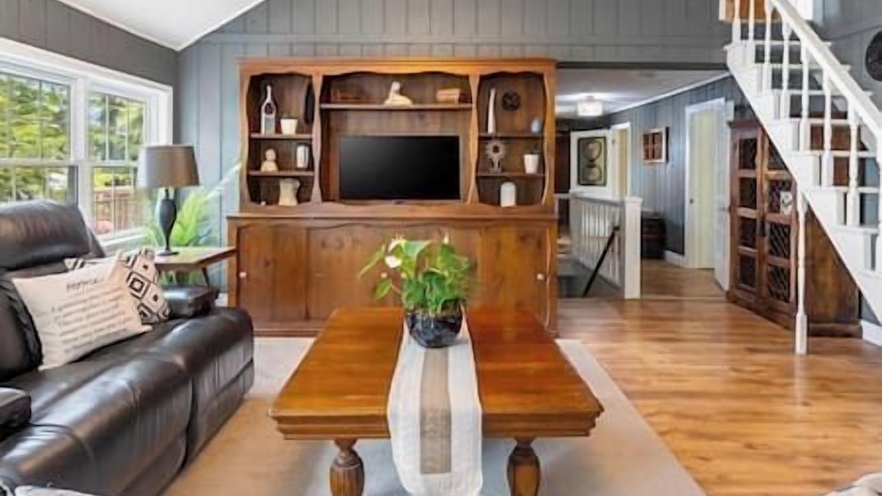 Photo of Livingroom in Fenelon Falls