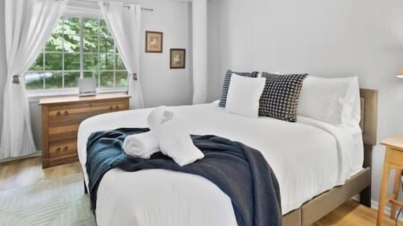 Photo of Bedroom in Fenelon Falls