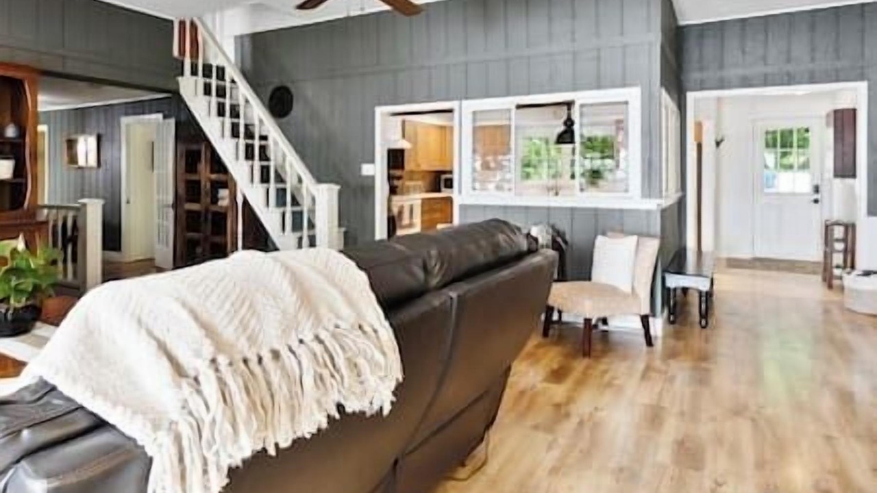 Photo of Livingroom in Fenelon Falls