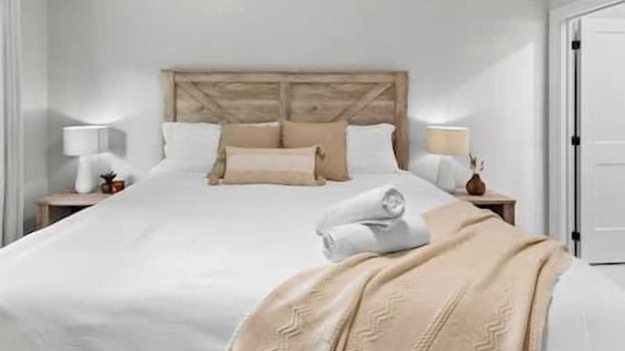 Photo of Bedroom in Alcona