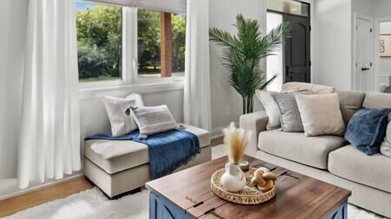 Photo of Livingroom in Alcona
