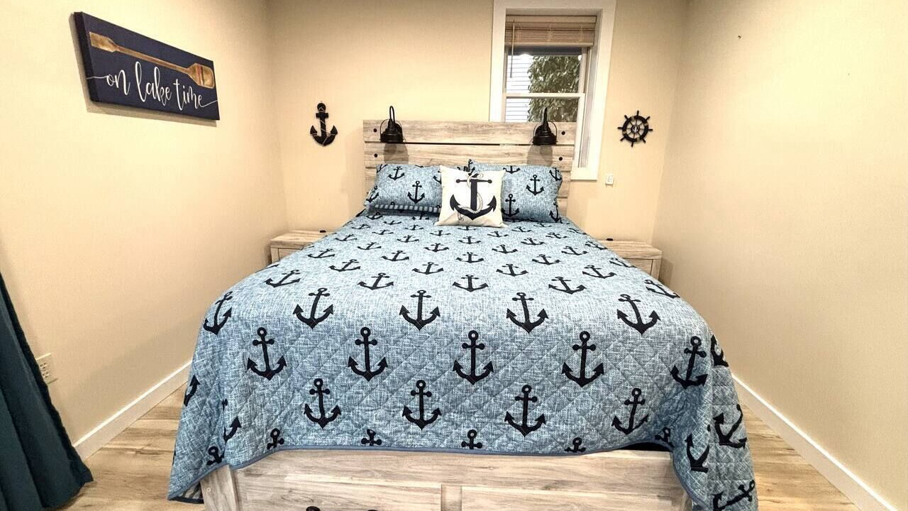 Photo of Bedroom in Seneca Falls