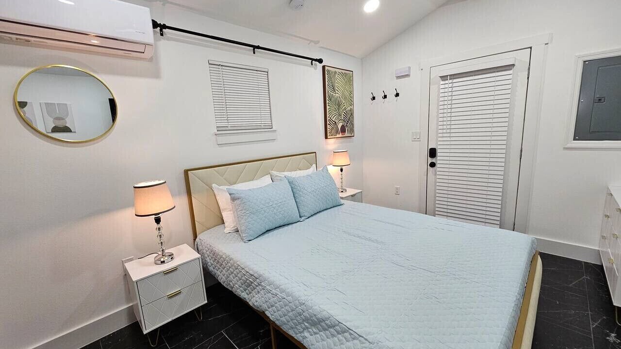 Photo of Bedroom in Fairview Shores