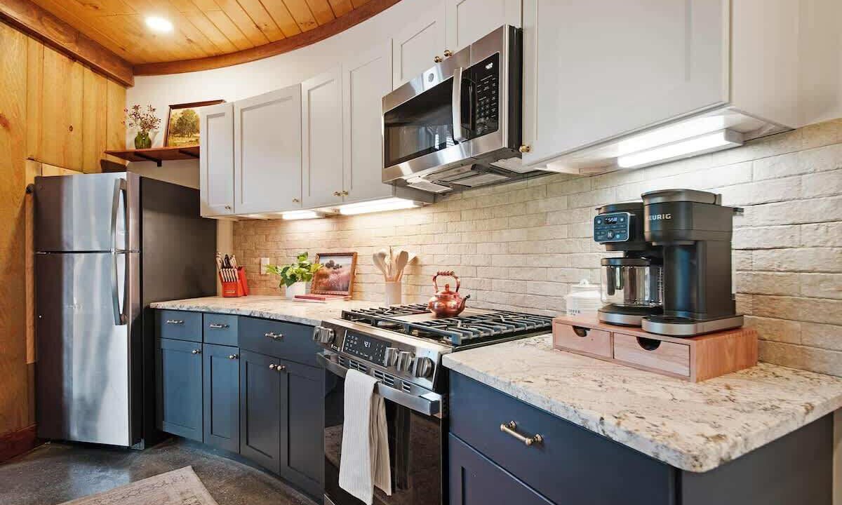 Photo of Kitchen in Lookout Valley Neighborhood Association