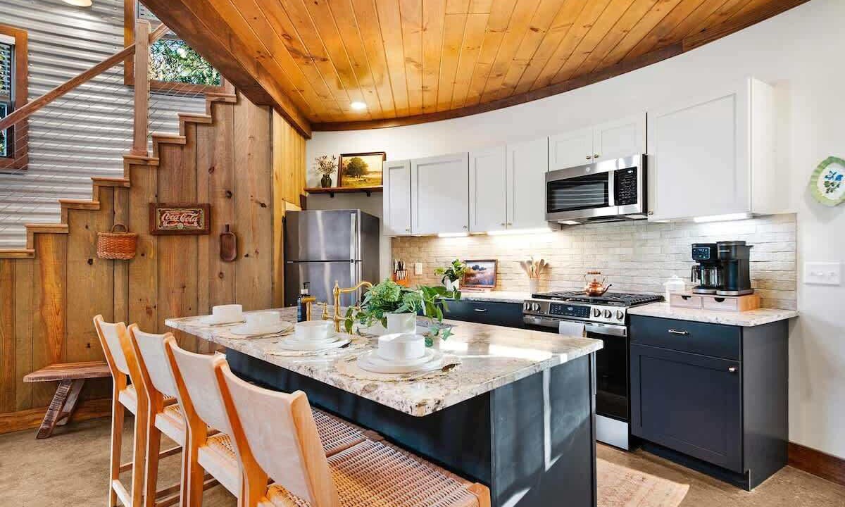 Photo of Kitchen in Lookout Valley Neighborhood Association