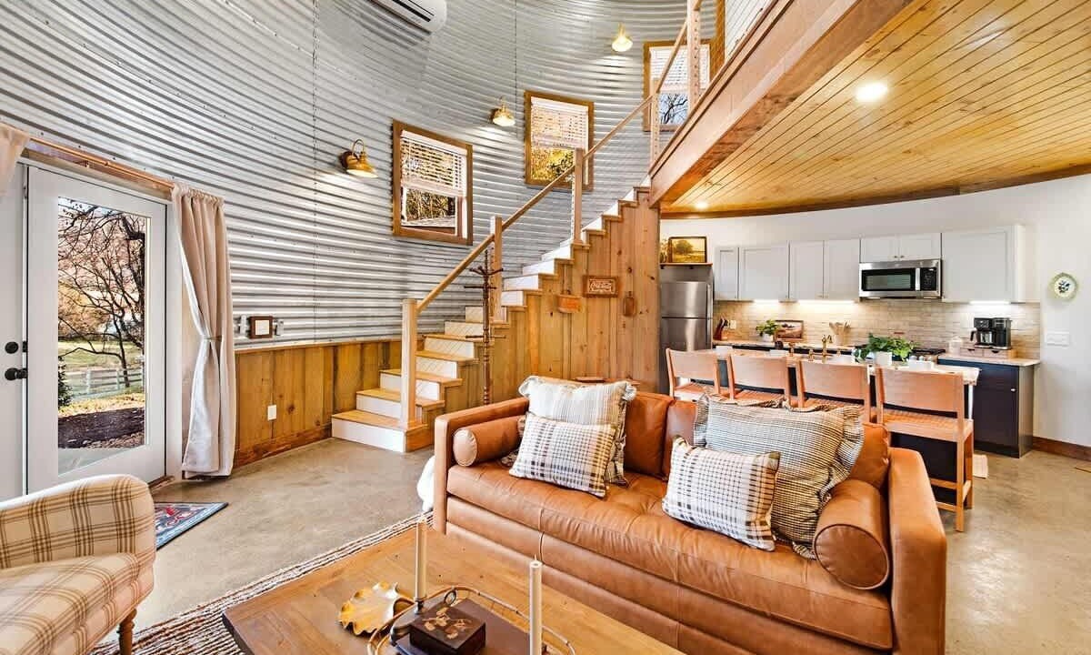 Photo of Livingroom in Lookout Valley Neighborhood Association