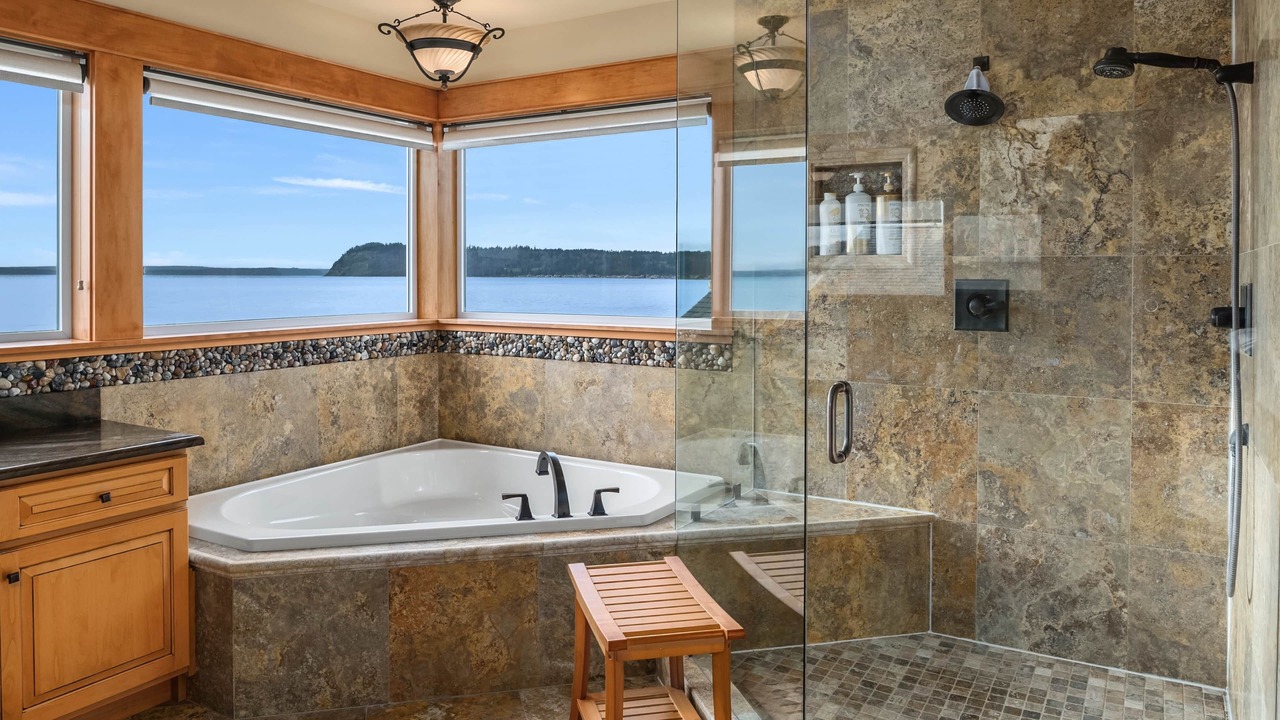 Photo of Bathroom in Clinton