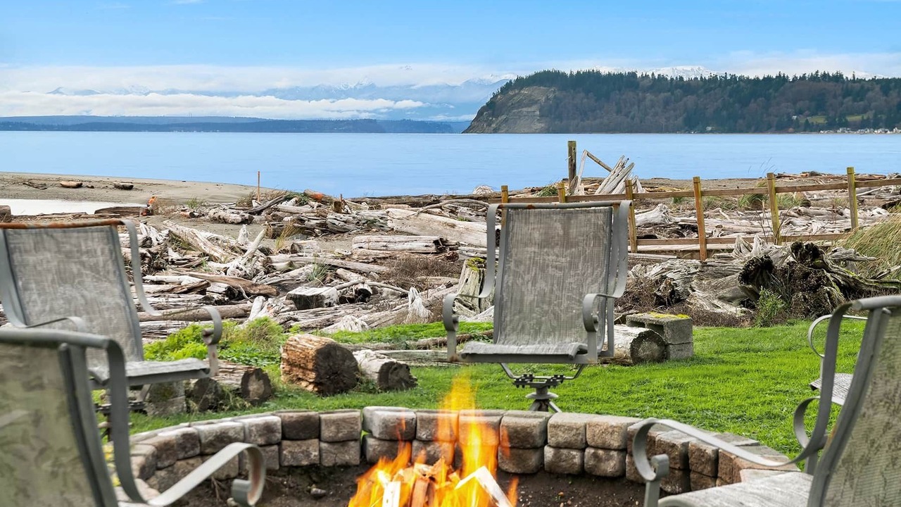 Photo of Others in Clinton