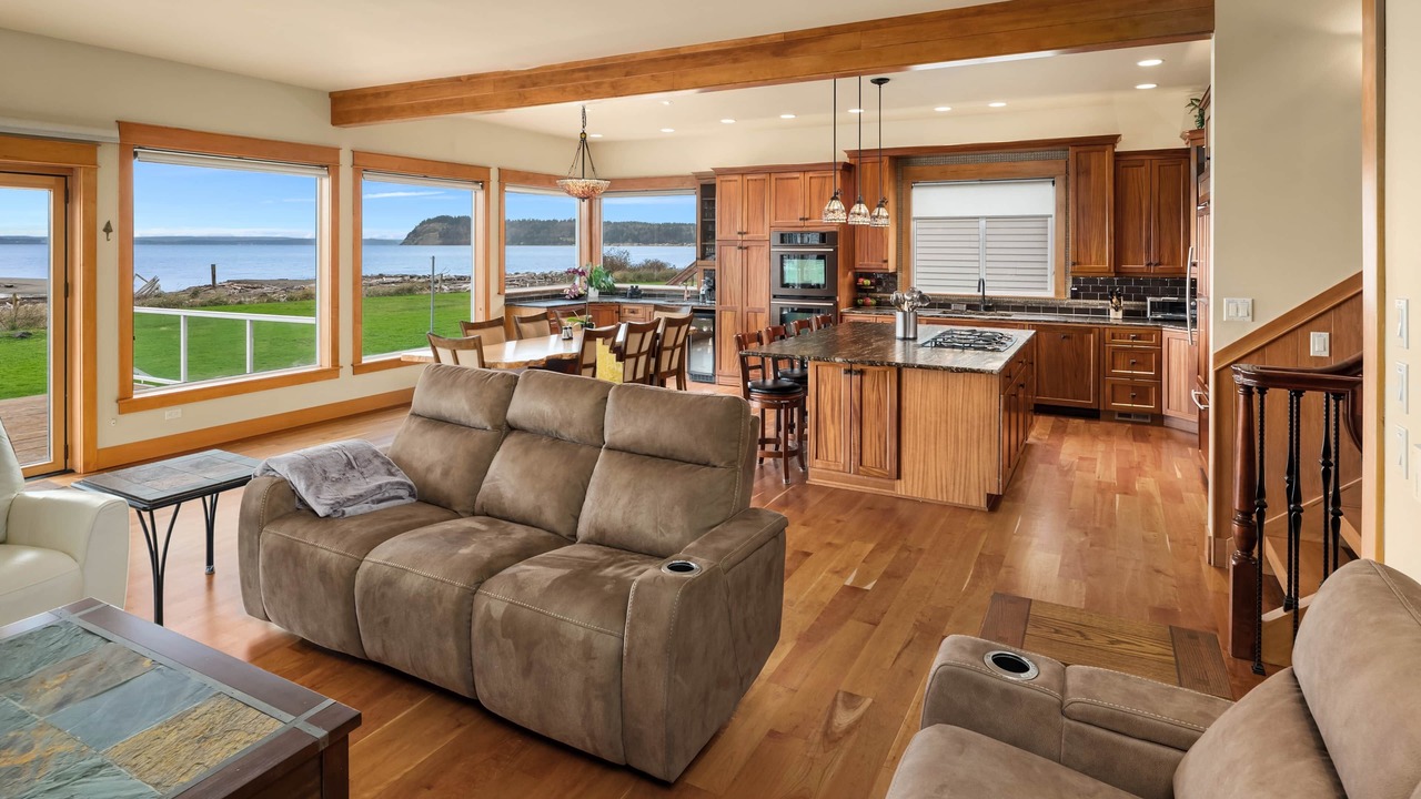 Photo of Others in Clinton