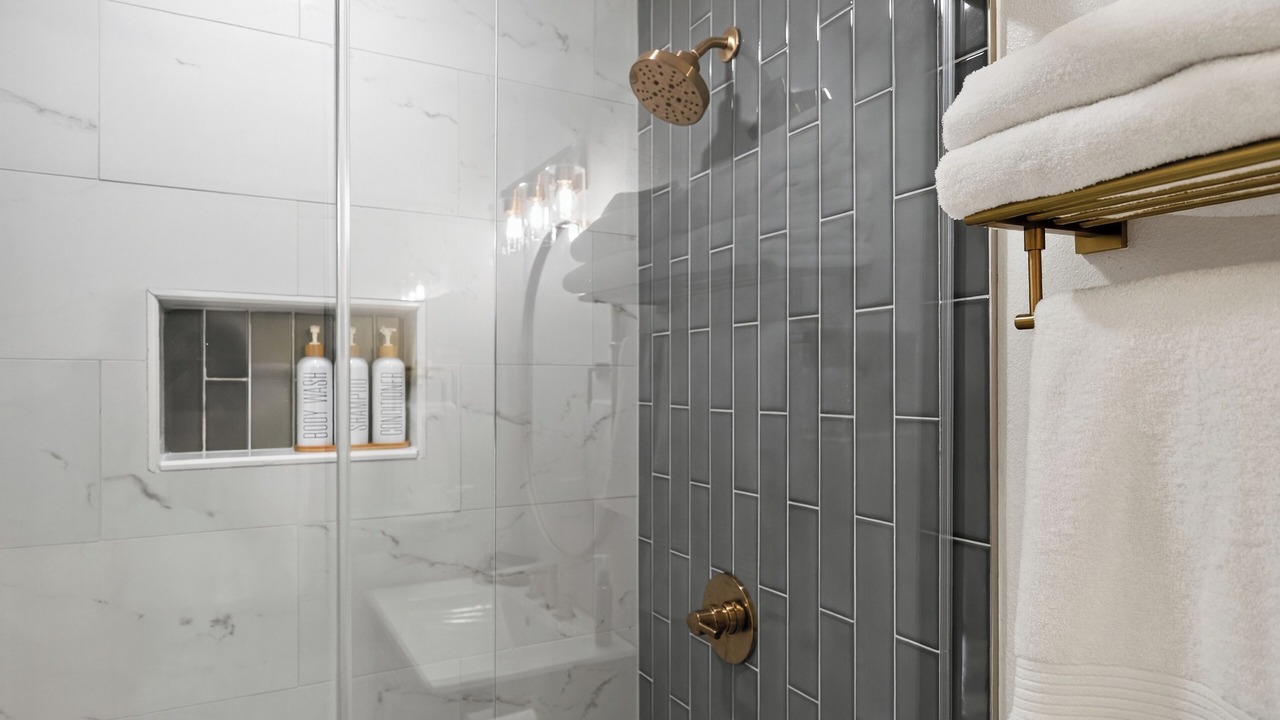 Photo of Bathroom in Central Arlington