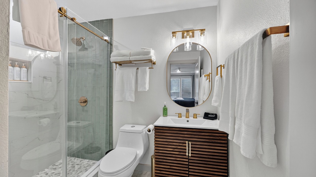 Photo of Bathroom in Central Arlington