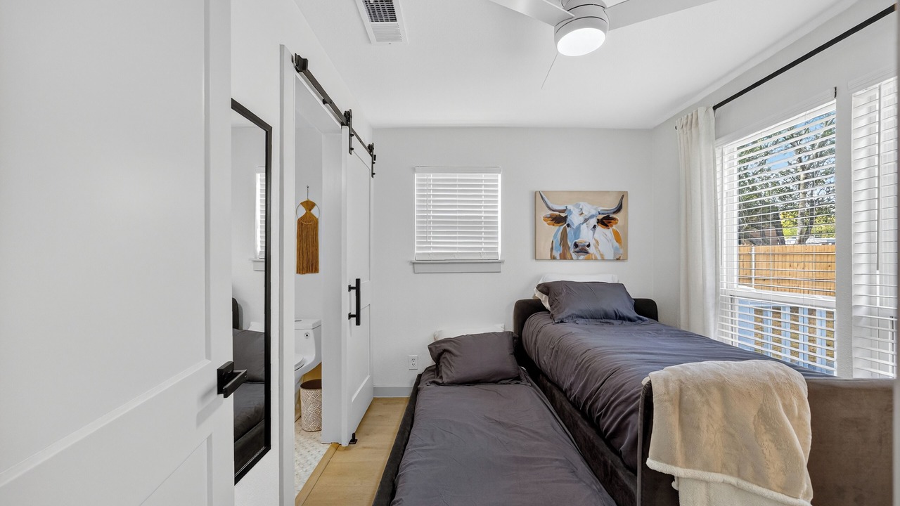 Photo of Bedroom in Central Arlington