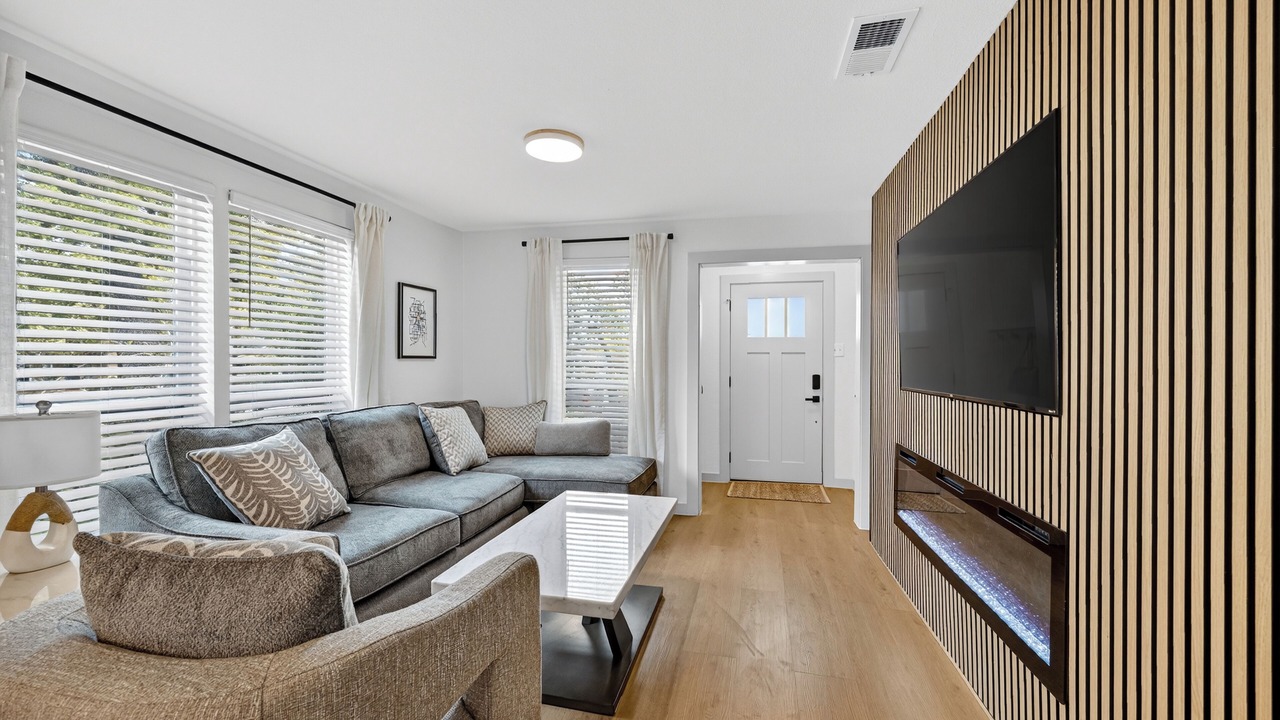 Photo of Livingroom in Central Arlington