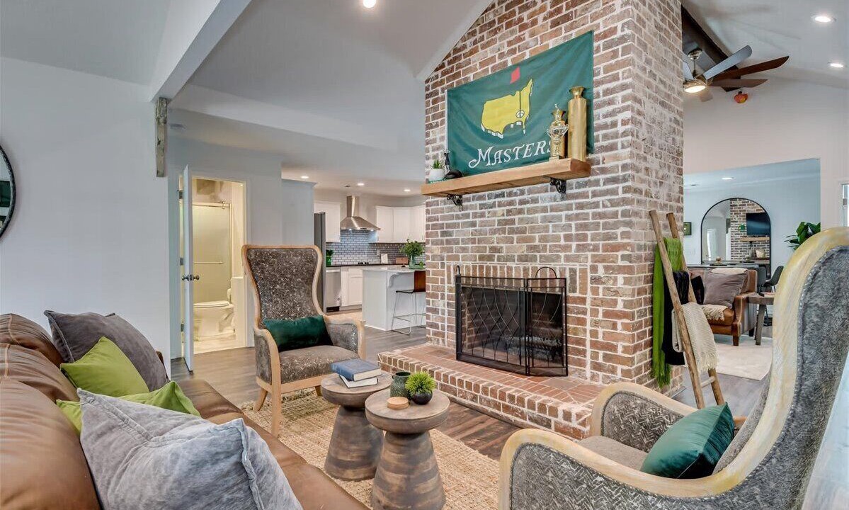 Photo of Livingroom in Midtown