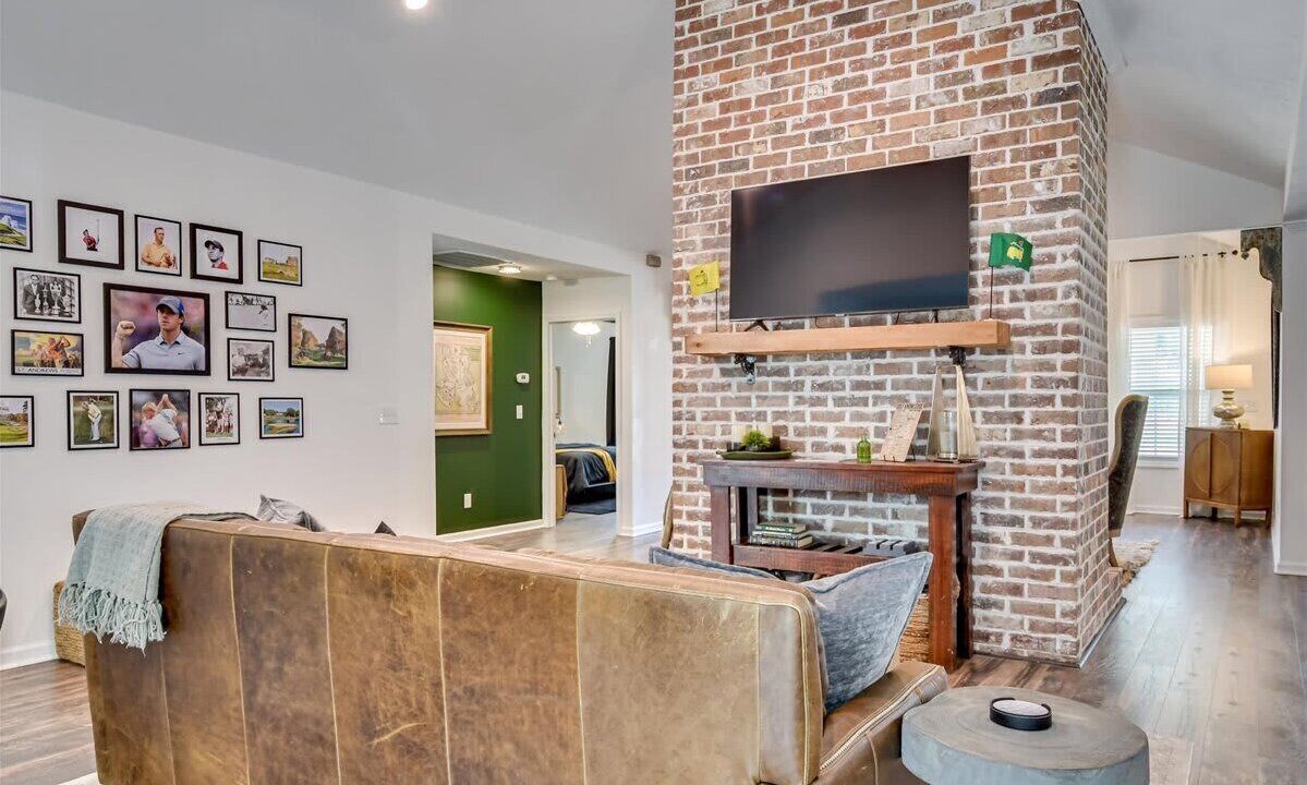 Photo of Livingroom in Midtown