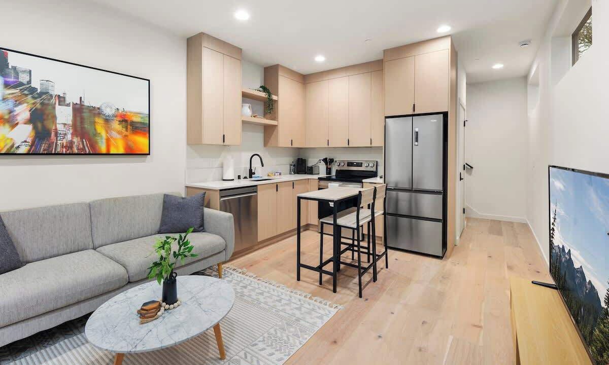 Photo of Livingroom in North Beacon Hill