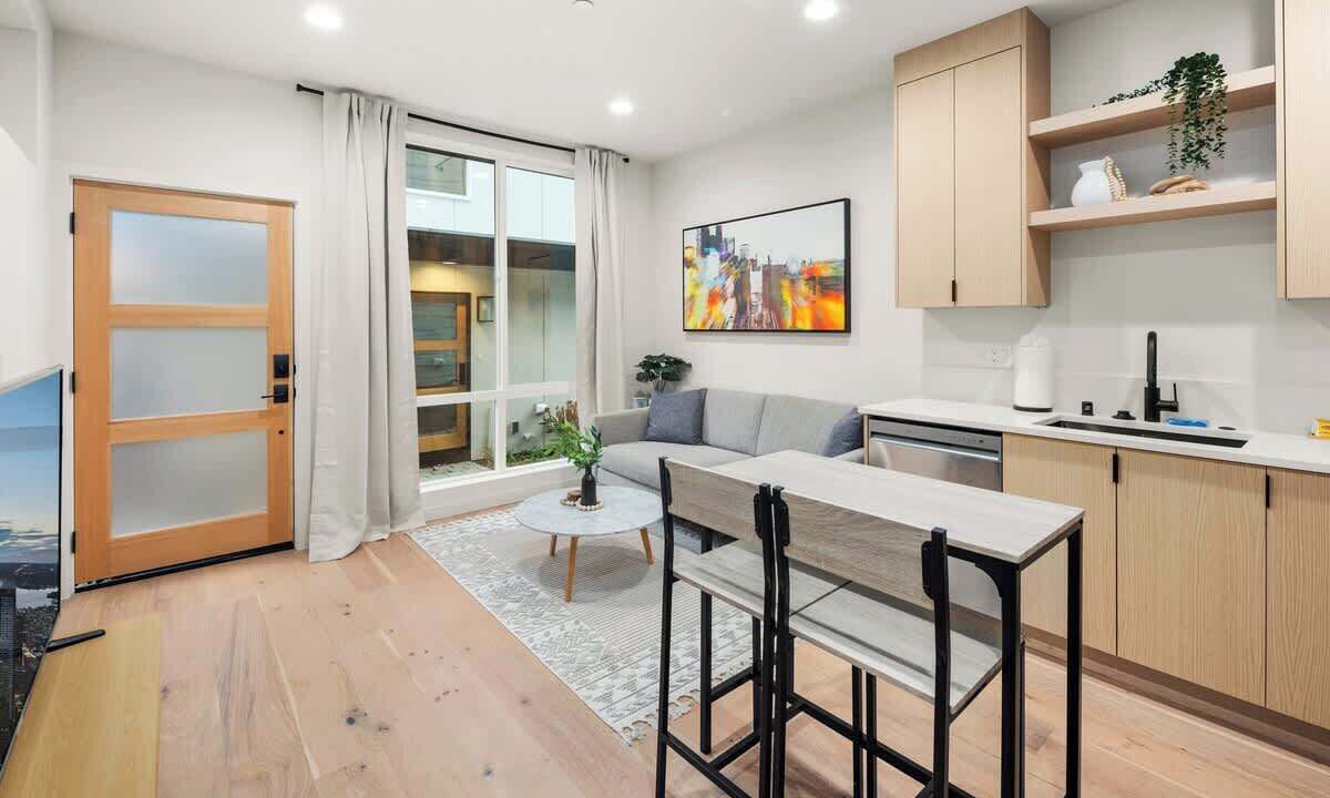 Photo of Livingroom in North Beacon Hill