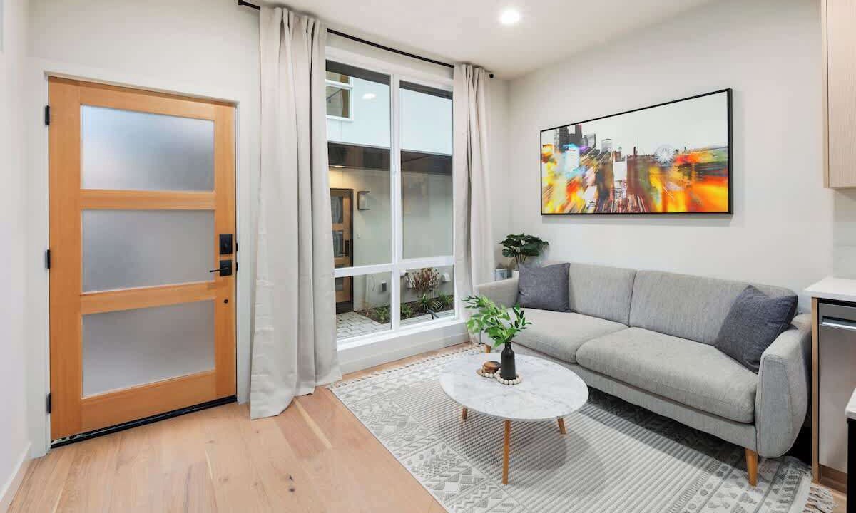 Photo of Livingroom in North Beacon Hill