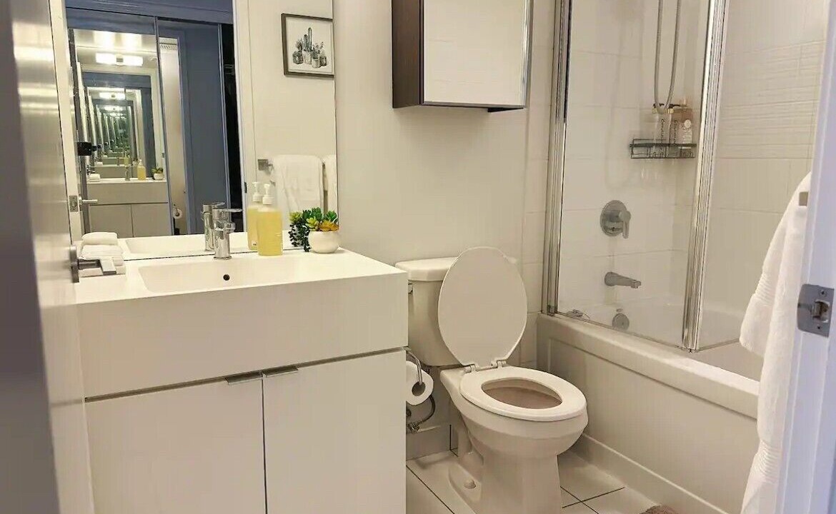 Photo of Bathroom in Bathurst Quay