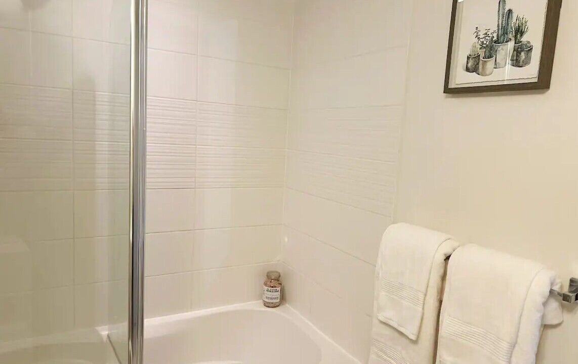 Photo of Bathroom in Bathurst Quay