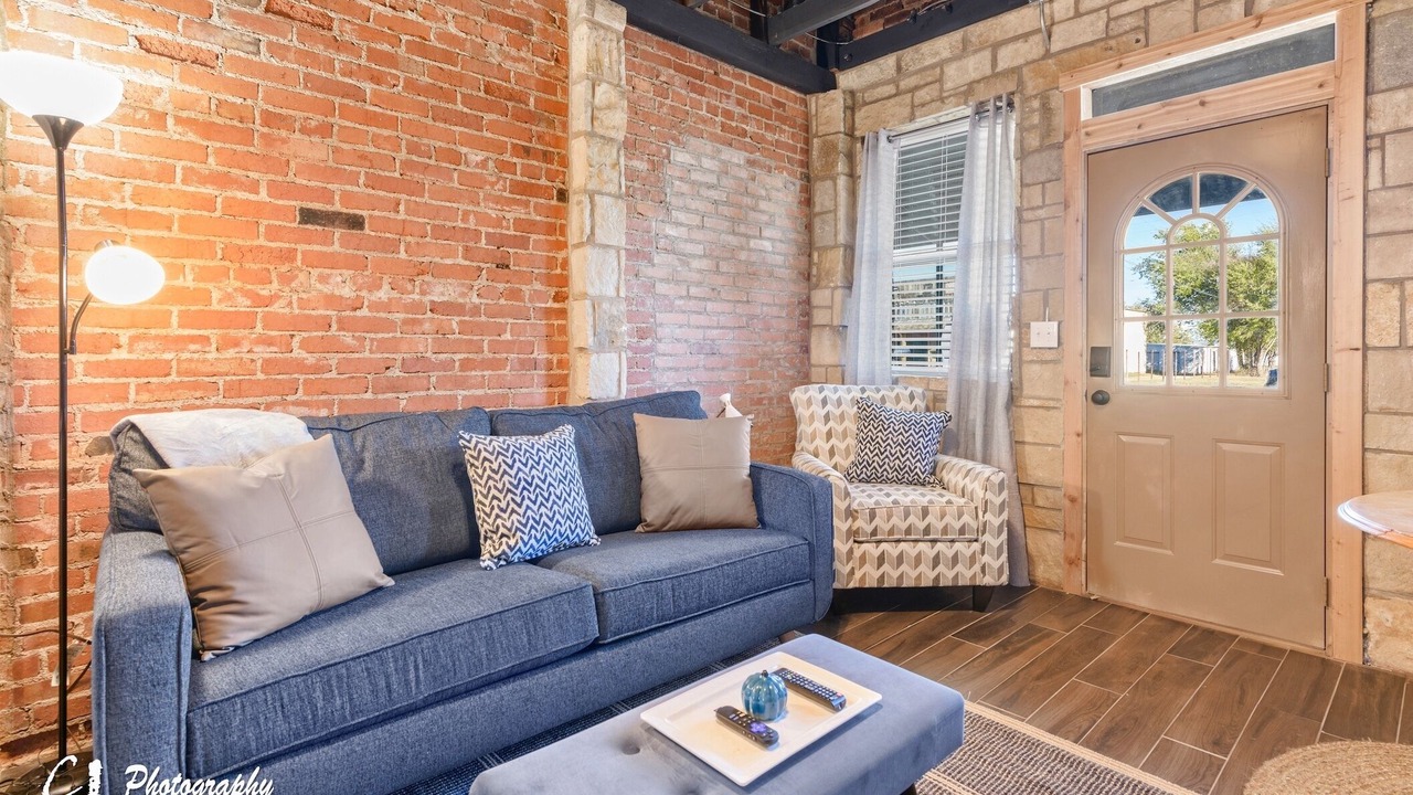 Photo of Livingroom in Baird