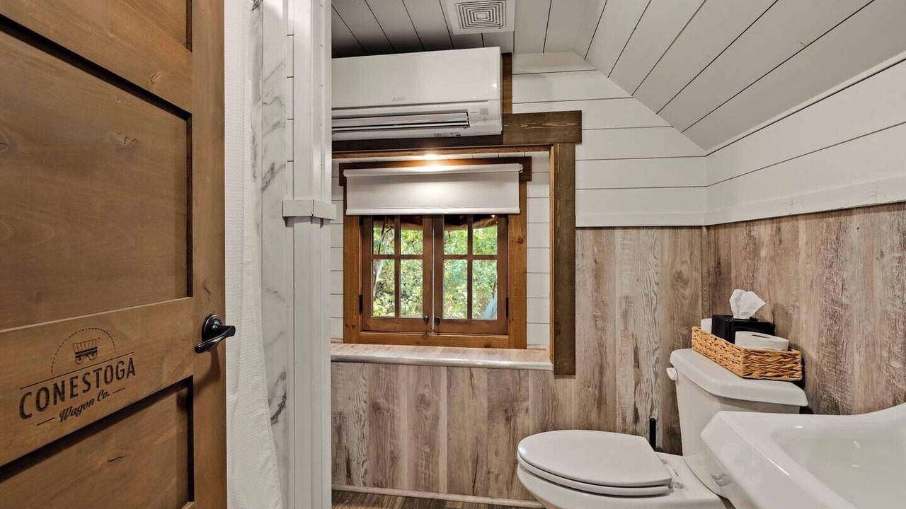 Photo of Bathroom in Strasburg